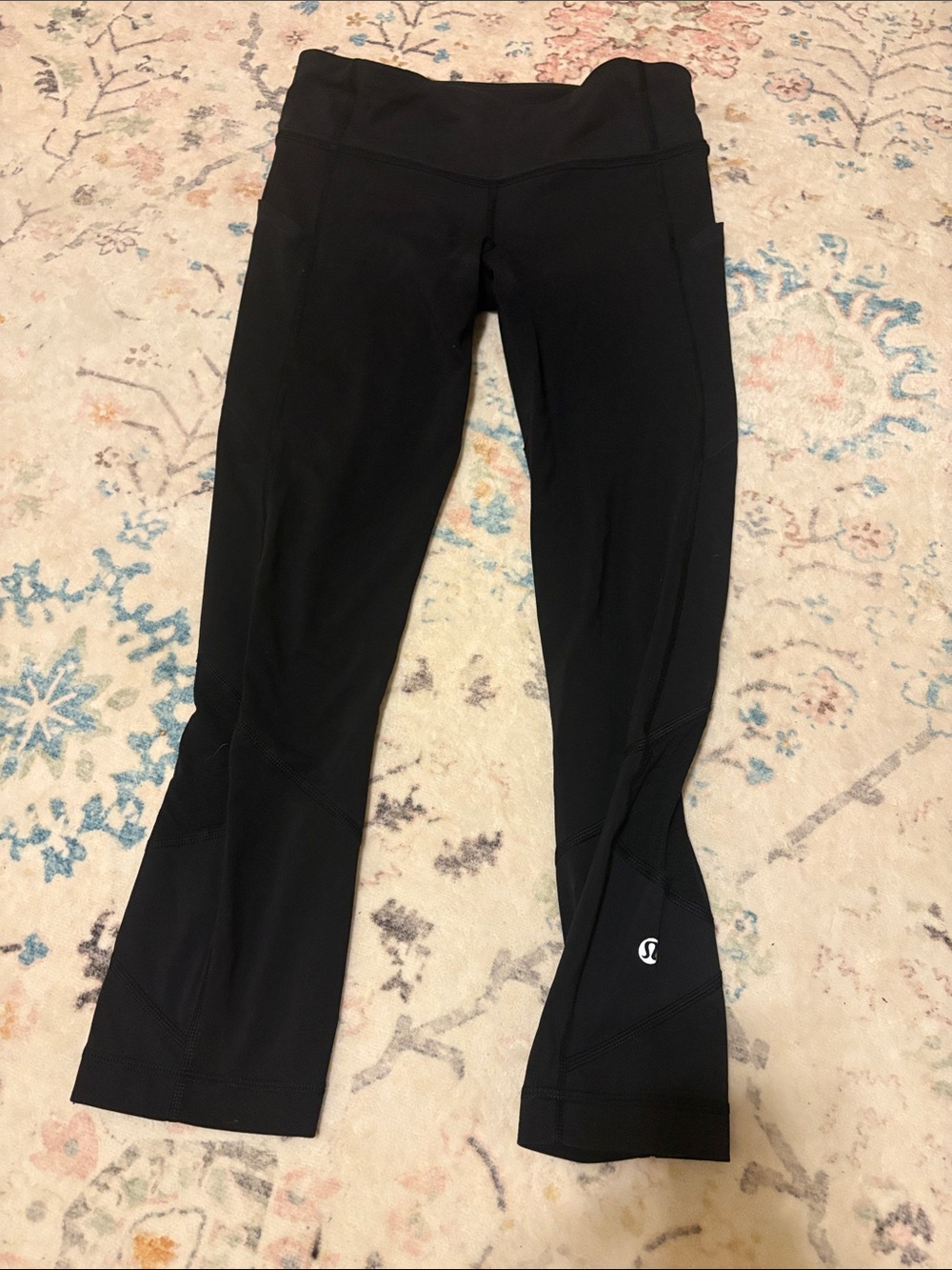 Lululemon Black Cropped Leggings with Side Pockets. Size 4. Like New!